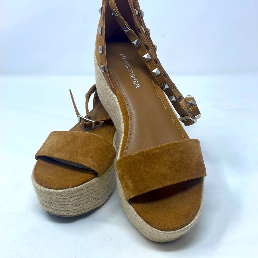 Marc Fisher Brown Suede Platform Studded Sandals Size 7.5 Excellent Condition